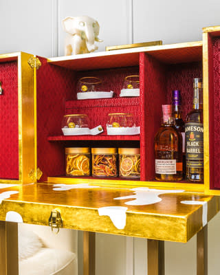 23k gold Bespoke Cocktail Trunk created by artist Johnathan Schultz. Photo credit Pernod Ricard USA