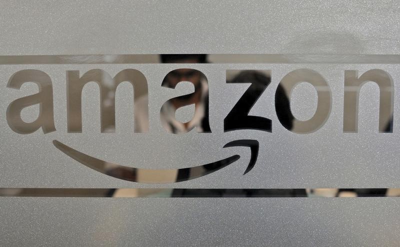 Amazon Nears Break Of This Consolidation Pattern: Which Way Is The Stock Headed Next?