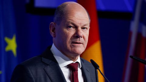 German Chancellor Olaf Scholz is thus far resisting pressure to send German tanks to Ukraine.