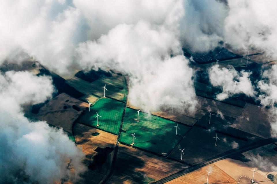 Almost 20,000 businesses in the net zero economy are contributing £71 billion. Picture by  Thomas Richter <i>(Image: Unsplash)</i>