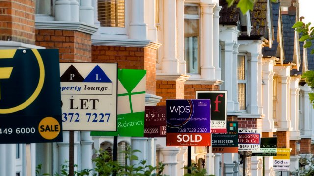 Mortgage rates are unlikely to go down in 2023, say leading economists – and may go higher