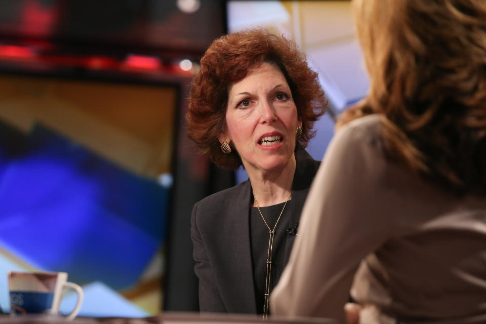 NEW YORK, NY - APRIL 1: Cleveland Federal Reserve President Loretta Mester (L) talks with host Maria Bartiromo during a segment of &#39;Mornings with Maria&#39; on The Fox Business Network  on April 1, 2016 in New York. (Photo by Rob Kim/Getty Images)