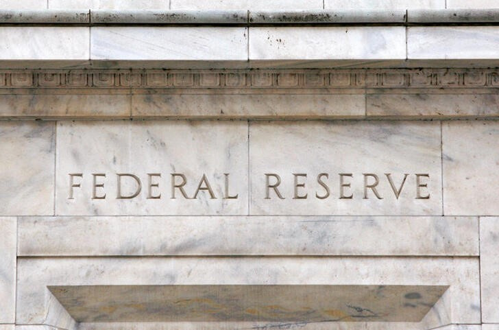 U.S. bank deposits drop again, lending activity slips, flagging credit concerns