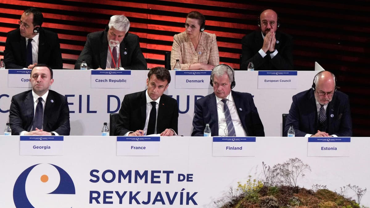 President Sauli Niinistö (second to bottom right) at the Summit of Heads of State and Government of the Council of Europe in Reykjavik, Iceland.