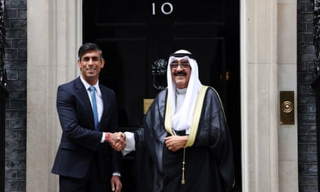 Rishi Sunak shaking hands with crown prince of Kuwait, Sheikh Mishal al-Ahmad al-Jaber al-Sabah outside 10 Downing Street.