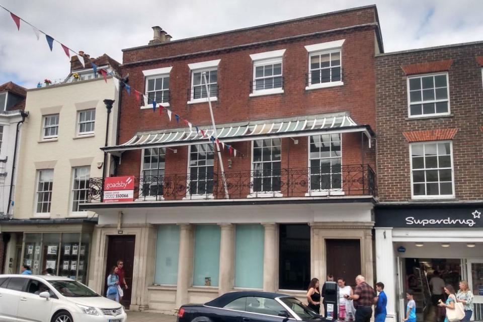 Plans to turn part of the former HSBC bank in Lymington have been submitted to New Forest District Council <i>(Image: Newsquest)</i>