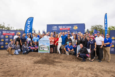 Helping A Hero, Bass Pro Shops and Lennar Break Ground on Home for Wounded Veteran, Staff Sergeant Ross Cox, USA (Ret.), in Tampa, FL. The community came together in support, waving American flags and holding signs welcoming SSG Cox, USA (Ret.), and his family to the master-planned community of Southshore Yacht Club. (Pictured: Lennar Tampa Associates, SSG Ross Cox, USA (Ret.),  and his family.)  Photo Credit: Alicia Pesco, Grey Street Studios