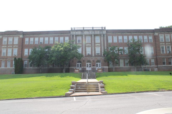 The Lowrey Administration Building on Blue Mountain Christian University campus.