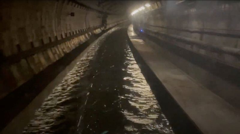 Flooded UK tunnels force Eurostar to cancel all London trains