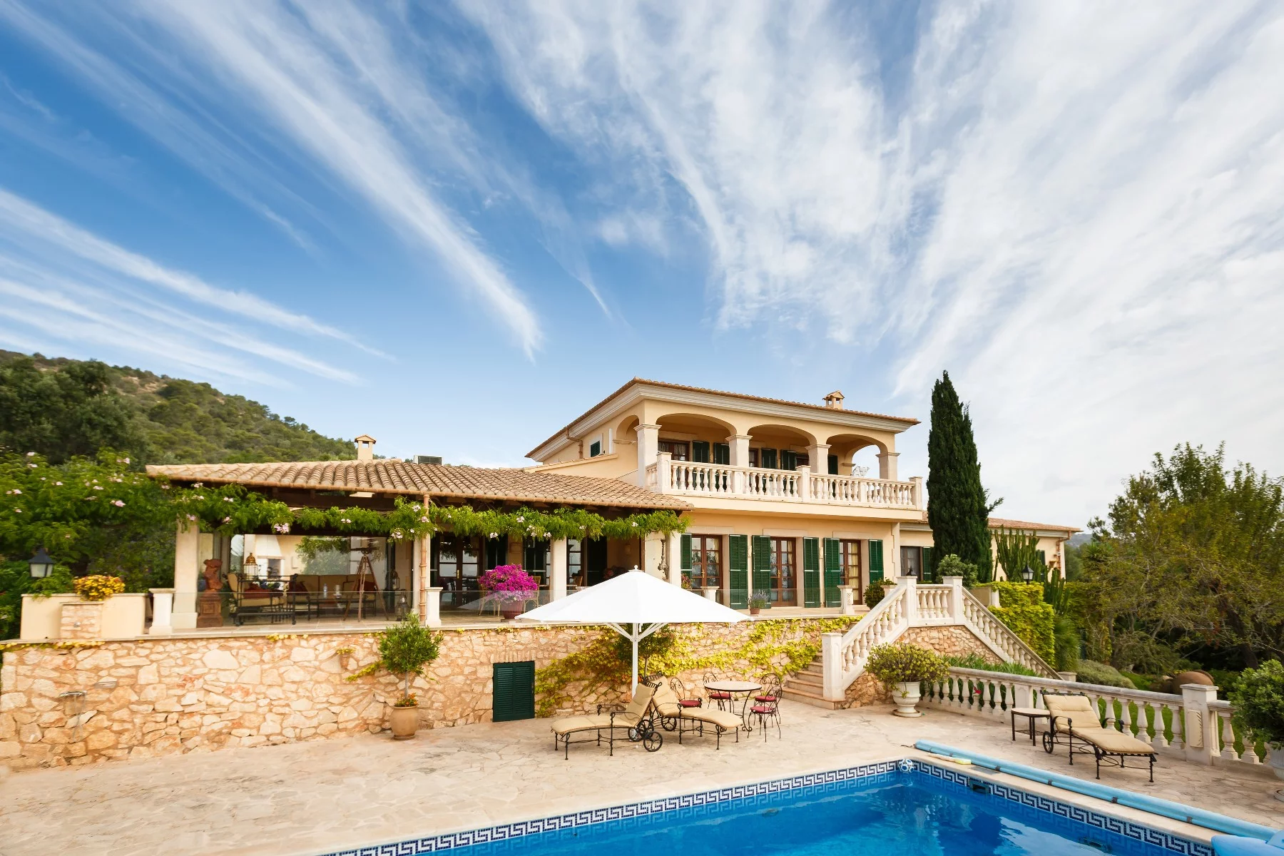 Villa in Spain with terrace and swimming pool