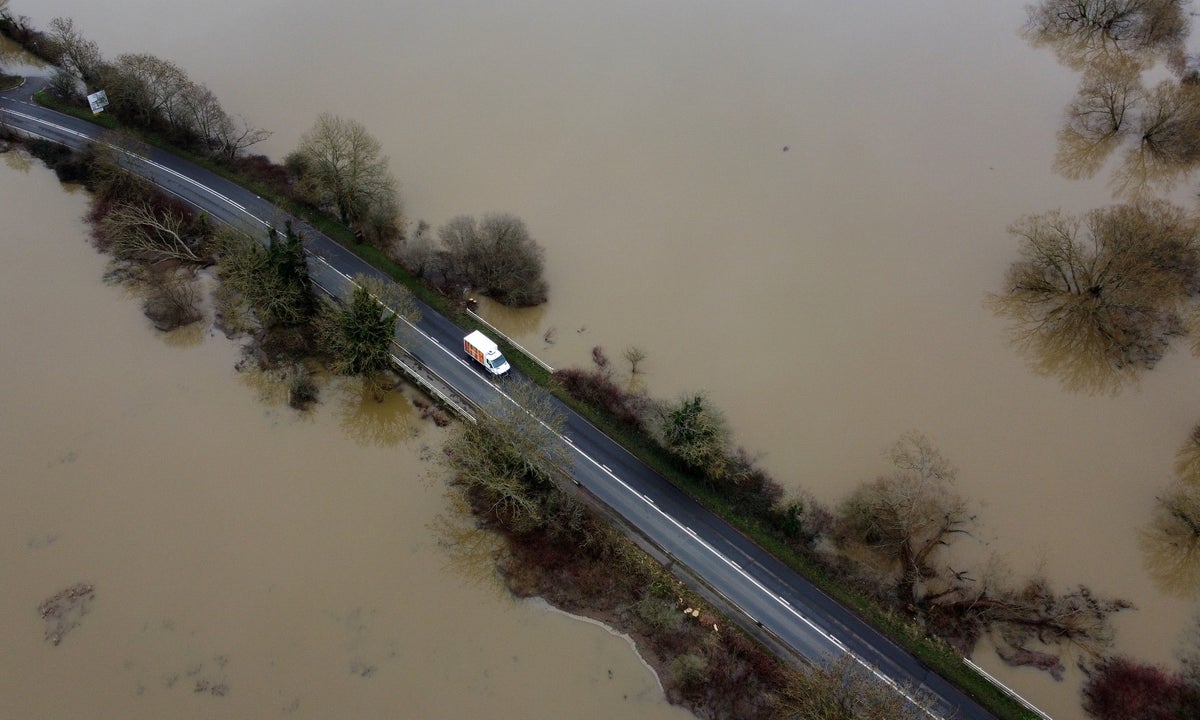 UK Weather – Live: Major Incident And Evacuations Underway As Rivers ...