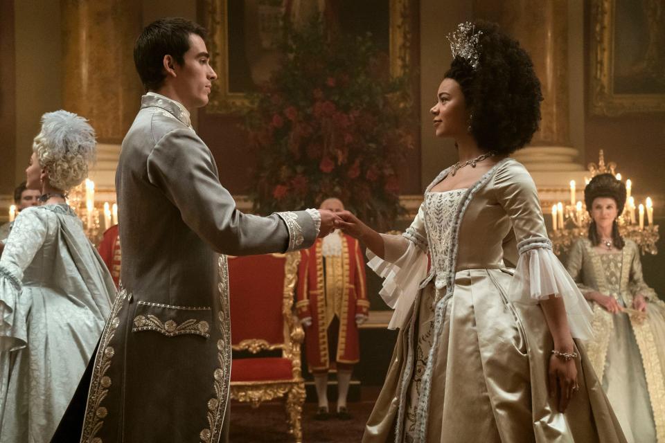 INDIA AMARTEIFIO and COREY MYLCHREEST in QUEEN CHARLOTTE: A BRIDGERTON STORY (2023), directed by TOM VERICA. Credit: Shondaland / Album