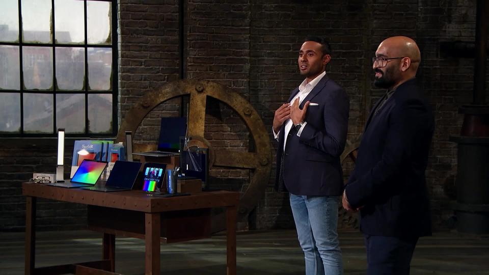 Ocushield's optomotrists showcased their anti blue light screen protectors on Dragons' Den. 