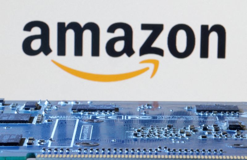 © Reuters. FILE PHOTO: Amazon logo is seen near computer motherboard in this illustration taken January 8, 2024. REUTERS/Dado Ruvic/Illustration/File Photo