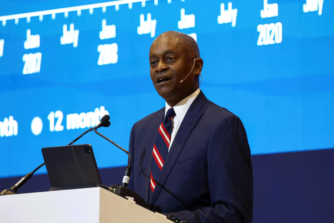 FOTO DE ARCHIVO: El presidente y director ejecutivo del Banco de la Reserva Federal de Atlanta, Raphael Bostic, habla en la Conferencia Bienal del Banco de la Reserva de Sudáfrica en el Centro Internacional de Convenciones de Ciudad del Cabo, Sudáfrica, 31 de agosto de 2023. REUTERS/Esa Alexander/Foto de archivo