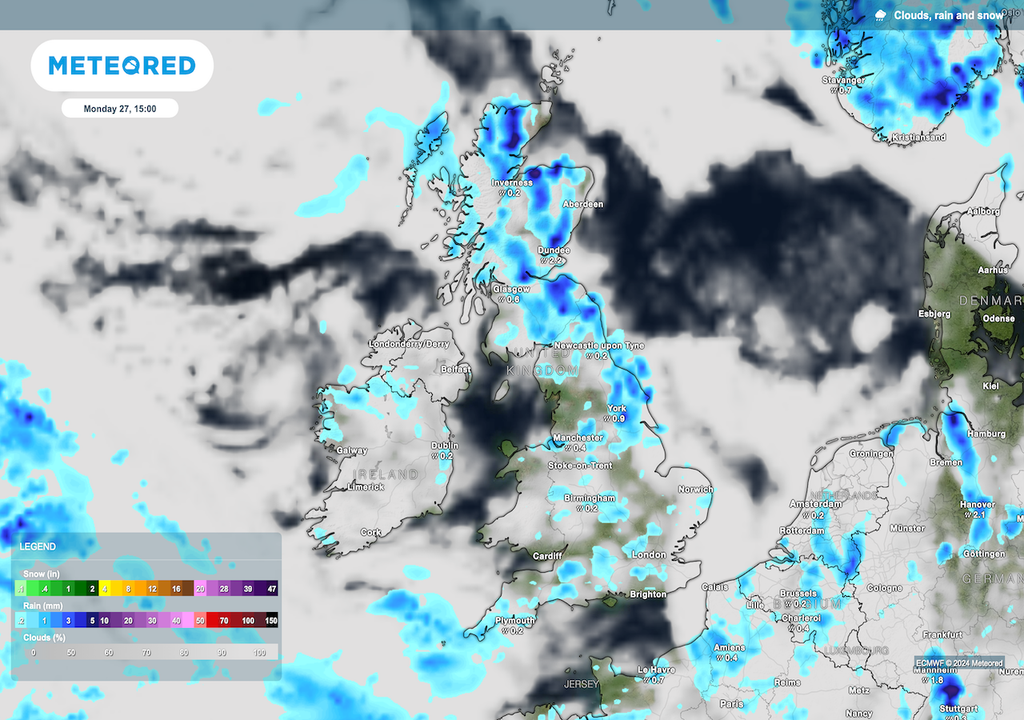 There will be scattered showers on Bank Holiday Monday and these will be most frequent and locally heavy in the north.