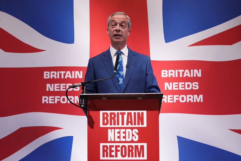© Reuters. Honorary President of the Reform UK party Nigel Farage speaks during a press conference in London, Britain, June 3, 2024. REUTERS/Maja Smiejkowska